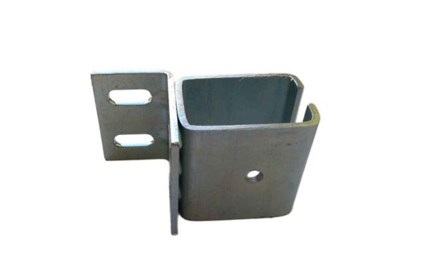 Кронштейн настенный для крепления среднего комплекта подвесных ворот